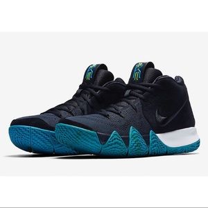 NEW Nike Kyrie 4 basketball sneakers size 12